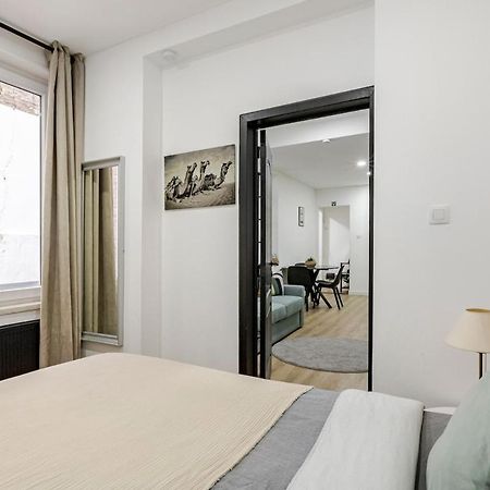 Cosy Appartement Met Tuin In Centrum Antwerpen Gratis Parking Free Parking! Antuérpia Exterior foto